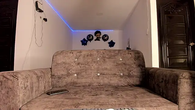 Madissonbeer  online show from 07-12-26, 04:36