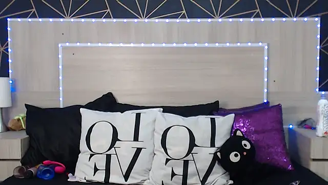Snapshot of SamanthaMarcus chatting on 07-08-26, 11:58 SamanthaMarcus online show from 07-08-26, 11:58