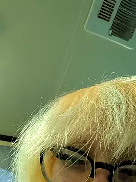 Snapshot of simplyobsessedwher chatting on 04-04-26, 01:41 simplyobsessedwher online show from 04-04-26, 01:41