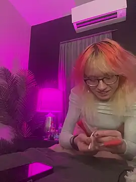 Snapshot of simplyobsessedwher chatting on 05-08-26, 04:18 simplyobsessedwher online show from 05-08-26, 04:18