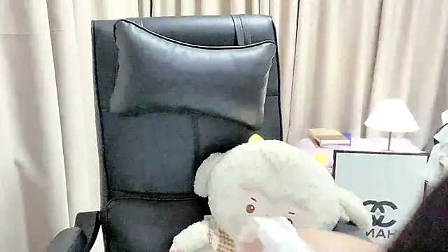 sisibaby20266 online show from 05-08-26, 12:21