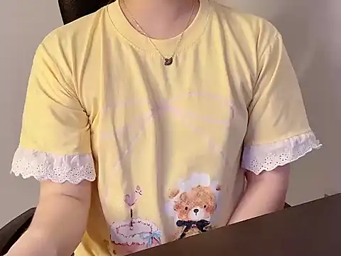 Snapshot of hunhun122 chatting on 05-18-26, 06:47 hunhun122 online show from 05-18-26, 06:47