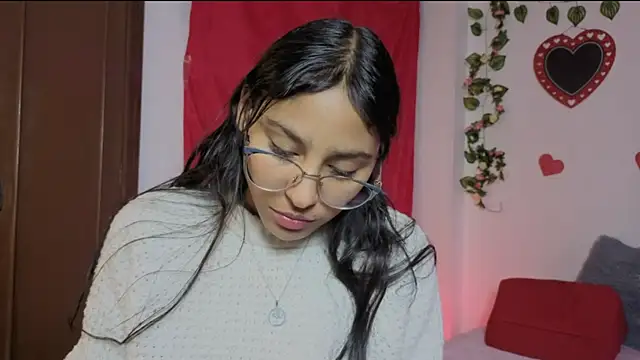 Snapshot of PaulaCutexs chatting on 05-29-26, 04:21 PaulaCutexs online show from 05-29-26, 04:21