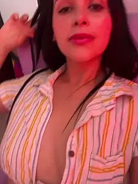 Snapshot of leila_moretti chatting on 03-26-26, 04:01 leila moretti online show from 03-26-26, 04:01