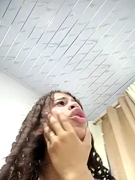 Snapshot of Dirty_Salome2 chatting on 06-11-26, 02:53 Dirty Salome2 online show from 06-11-26, 02:53