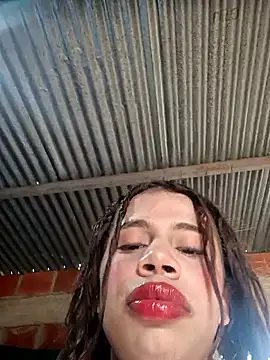 Snapshot of Dirty_Salome2 chatting on 06-18-26, 02:32 Dirty Salome2 online show from 06-18-26, 02:32