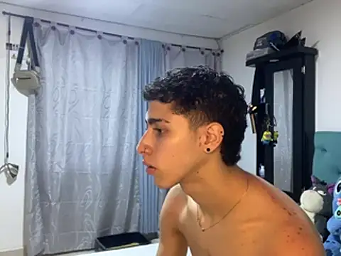 Snapshot of DamonX_X chatting on 03-12-26, 11:11 DamonX X online show from 03-12-26, 11:11