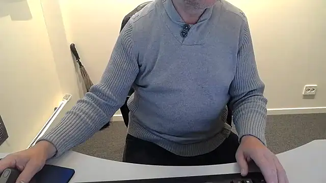 Snapshot of Buggemann chatting on 06-09-26, 02:56 Buggemann online show from 06-09-26, 02:56