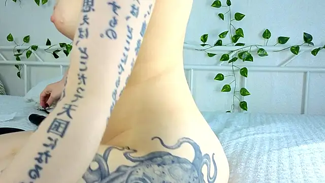 YourScarlettStorm online show from 06-06-26, 06:01