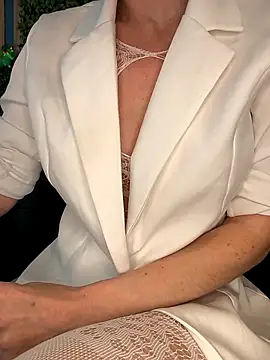 EvaliXiouss online show from 04-13-26, 06:13