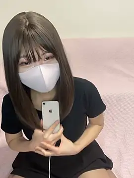Snapshot of ichigonoiichan chatting on 04-23-26, 12:01 ichigonoiichan online show from 04-23-26, 12:01