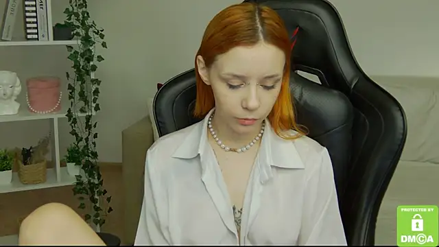 Snapshot of Rachel_lips chatting on 06-12-26, 08:02 Rachel lips online show from 06-12-26, 08:02