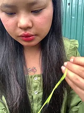 Snapshot of Motminhthoi chatting on 05-12-26, 01:36 Motminhthoi online show from 05-12-26, 01:36