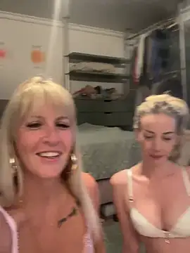 AtomBlondy online show from 06-10-26, 07:24