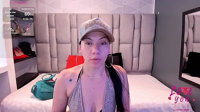 Snapshot of Abril_Fox__ chatting on 06-06-26, 07:29 Abril Fox online show from 06-06-26, 07:29