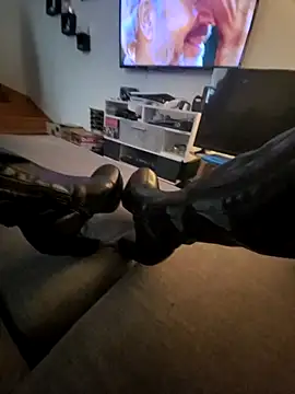 Snapshot of bootslove1 chatting on 04-03-26, 09:51 bootslove1 online show from 04-03-26, 09:51