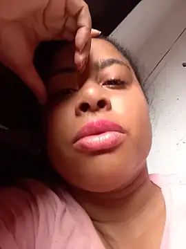 gatinha20257 online show from 05-17-26, 02:57