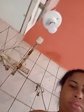 gatinha20257 online show from 05-18-26, 01:17