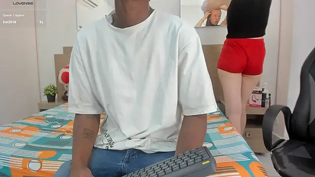 Ebony N Blonde online show from 05-08-26, 08:58