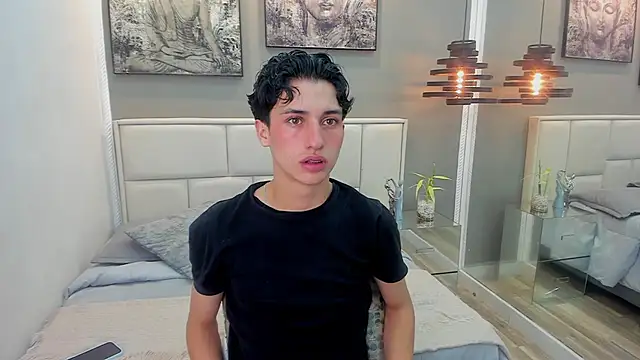 Snapshot of thom_ames chatting on 06-19-26, 12:31 thom ames online show from 06-19-26, 12:31
