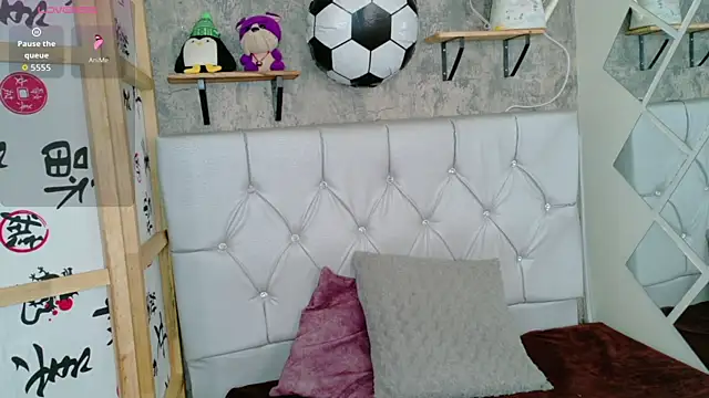 Snapshot of Sophia_xoxo1 chatting on 07-21-26, 02:19 Sophia xoxo1 online show from 07-21-26, 02:19