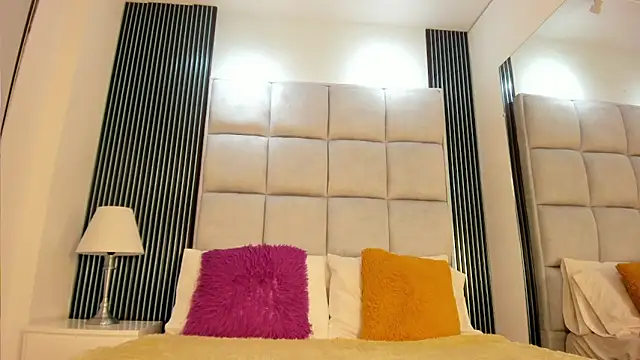 Amelie Fabulous  online show from 03-25-26, 12:00