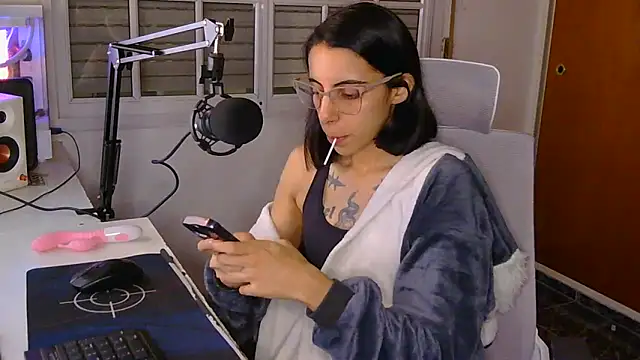 Poison Ivy 29 online show from 04-09-26, 02:44