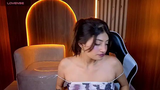 Snapshot of Lia_queen_tx chatting on 05-16-26, 03:14 Lia queen tx online show from 05-16-26, 03:14