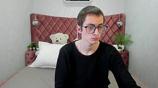 RonBevs online show from 04-15-26, 07:58