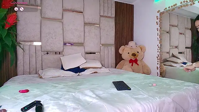 Zoe- -din online show from 03-18-26, 02:58