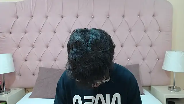 Snapshot of Desire_Ecstasy2 chatting on 05-09-26, 02:39 Desire Ecstasy2 online show from 05-09-26, 02:39