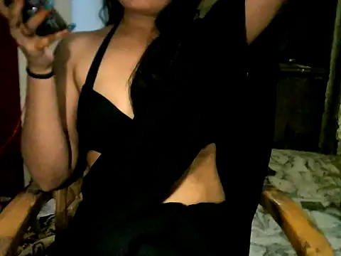 Snapshot of YAMUNA_012 chatting on 03-28-26, 06:18 YAMUNA 012 online show from 03-28-26, 06:18