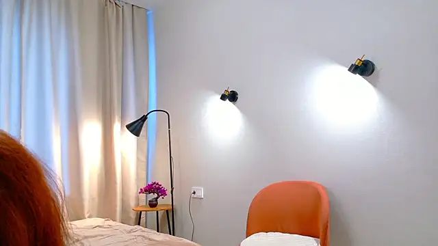 Snapshot of HoneyPetite chatting on 04-11-26, 02:27 HoneyPetite online show from 04-11-26, 02:27