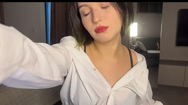 Snapshot of emilyy_xoxo chatting on 04-01-26, 02:56 emilyy xoxo online show from 04-01-26, 02:56