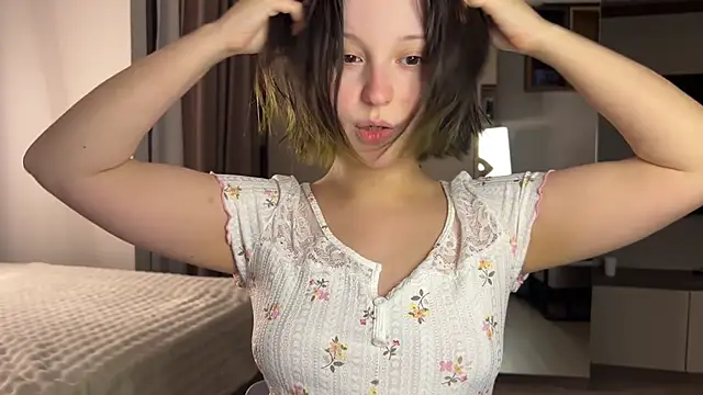 Snapshot of emilyy_xoxo chatting on 04-15-26, 11:50 emilyy xoxo online show from 04-15-26, 11:50
