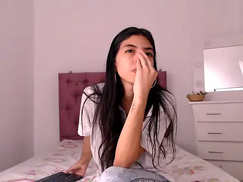 Sweet Scarlett  online show from 04-07-26, 01:44