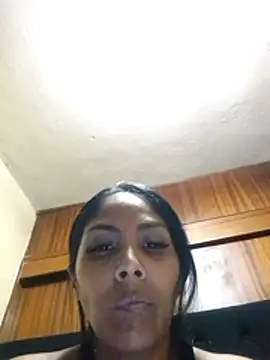 cosita rica 1 online show from 04-21-26, 05:03