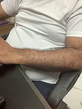 Snapshot of urb0nd chatting on 03-26-26, 12:39 urb0nd online show from 03-26-26, 12:39