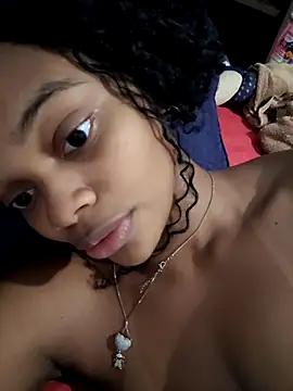 Snapshot of marialuiza2027 chatting on 04-18-26, 03:16 marialuiza2027 online show from 04-18-26, 03:16