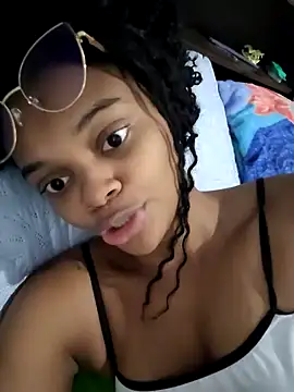 Snapshot of marialuiza2027 chatting on 05-18-26, 11:38 marialuiza2027 online show from 05-18-26, 11:38