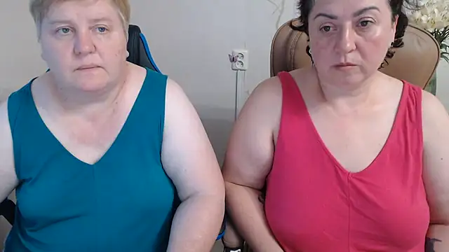 Snapshot of Lindy-Jeanie chatting on 07-14-26, 06:02 Lindy-Jeanie online show from 07-14-26, 06:02