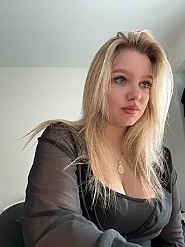 Snapshot of bettyloveu chatting on 05-08-26, 04:07 bettyloveu online show from 05-08-26, 04:07