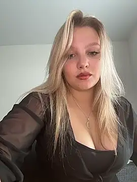 Snapshot of bettyloveu chatting on 06-03-26, 04:15 bettyloveu online show from 06-03-26, 04:15
