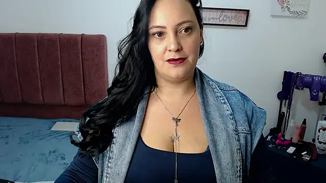 Snapshot of Veroniicabbw_ chatting on 06-04-26, 01:39 Veroniicabbw online show from 06-04-26, 01:39
