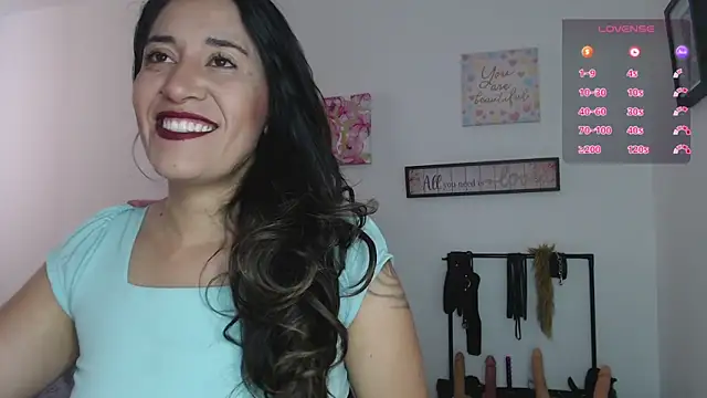 Snapshot of violeta_scott chatting on 06-12-26, 12:15 violeta scott online show from 06-12-26, 12:15