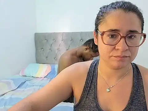 Snapshot of estrellajunior chatting on 06-07-26, 11:47 estrellajunior online show from 06-07-26, 11:47