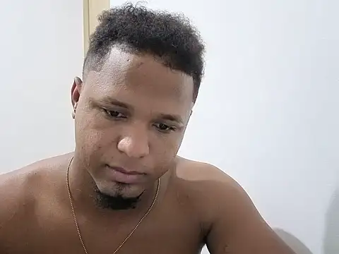Snapshot of estrellajunior chatting on 06-11-26, 02:22 estrellajunior online show from 06-11-26, 02:22