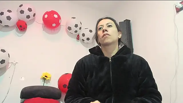 ItsAmara online show from 07-12-26, 01:02