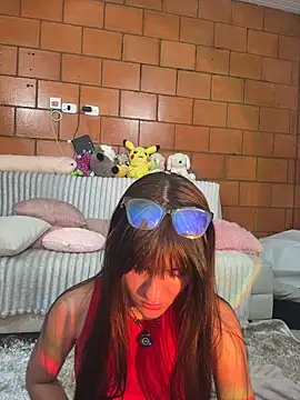 Snapshot of xayah_cute chatting on 05-05-26, 05:37 xayah cute online show from 05-05-26, 05:37