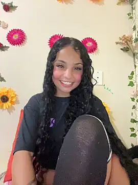 Snapshot of SpidderSecret chatting on 04-09-26, 02:00 SpidderSecret online show from 04-09-26, 02:00